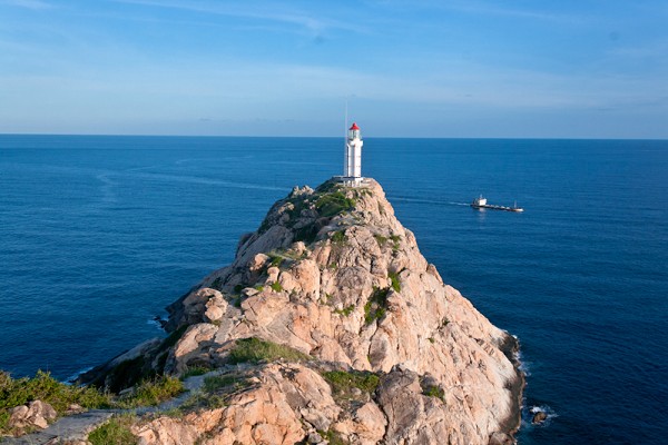 三亞海釣?zāi)康牡赝扑]，租艘釣魚(yú)艇去海釣吧！