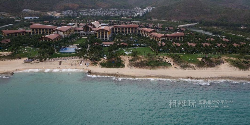 亞龍灣游艇會→太陽灣→百福灣→東排→西排→亞龍灣酒店群→亞龍灣游艇會 亞龍灣游艇會→太陽灣→百福灣→東排→西排→亞龍灣酒店群→亞龍灣游艇會