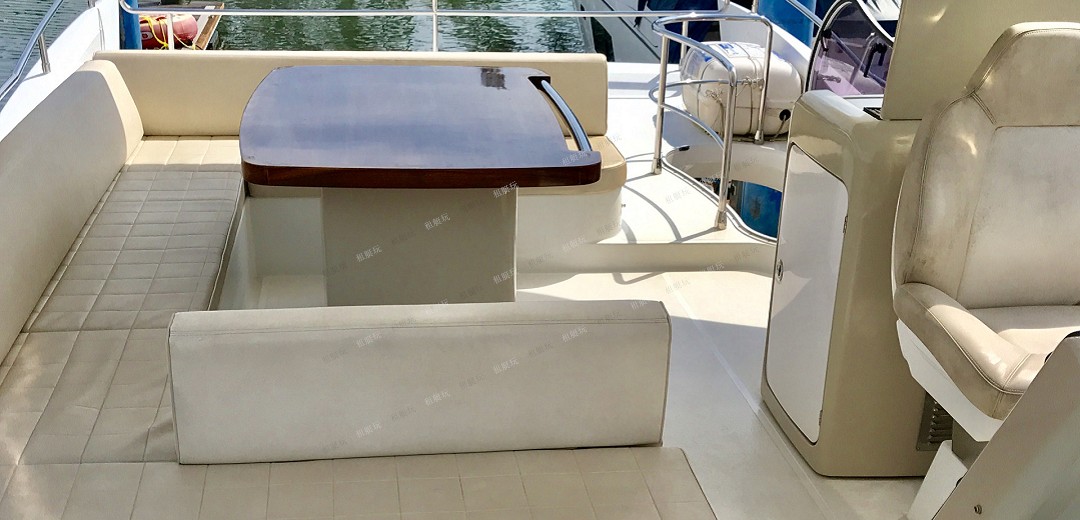 Azimut 64