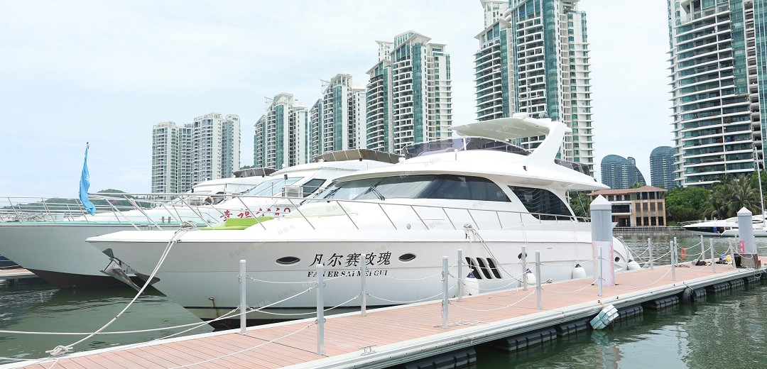 72英尺三層游艇